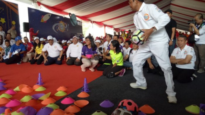 Mensos Semangati Anak-anak Penerima Manfaat PKH