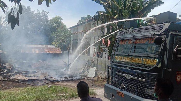 BREAKING NEWS: Satu Unit Rumah Warga di Borong Matim Hangus Terbakar Api