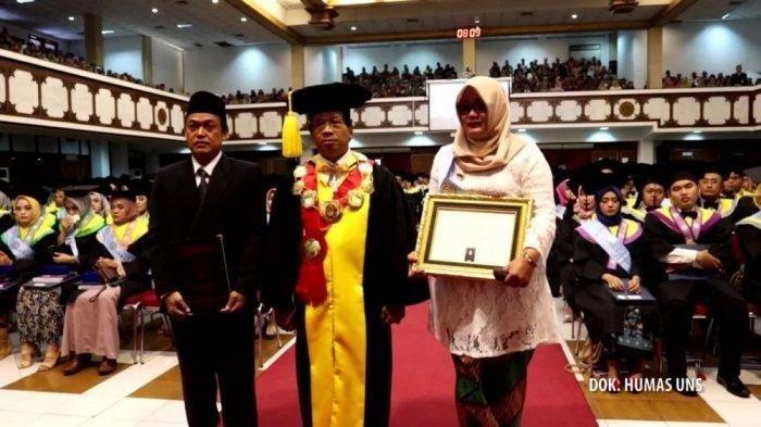 Kisah Sedih Dwi Yani Merbawaningrum Hadiri Wisuda Anaknya Meninggal Dunia Karena Kecelakaan