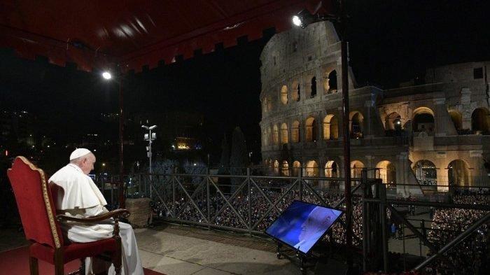 Paus Fransiskus Pimpin Jalan Salib Jumat Agung di Colosseum Roma, Angkat Masalah Trafficking