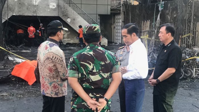 Presiden Jokowi Kunjungi Korban di RS, Sambangi Lokasi Bom dan Ketemu Walikota Surabaya