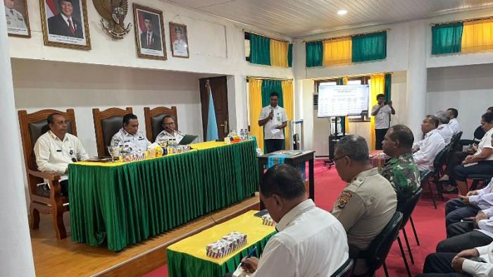 Bupati TTU Pimpin Rapat Evaluasi Layanan Call Center TTU Siaga 112