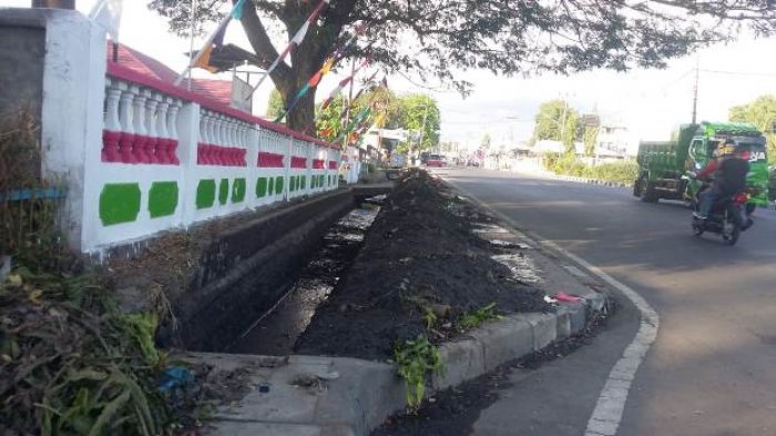 Jelang  HUT  Kemerdekaan, Kota Maumere Mendadak Bersih