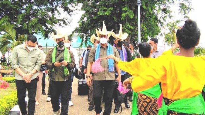 Dirjen Pothan RI  Beri Penghargaan Bela Negara Bagi 6500 Orang di Atambua, Kabupatn Belu
