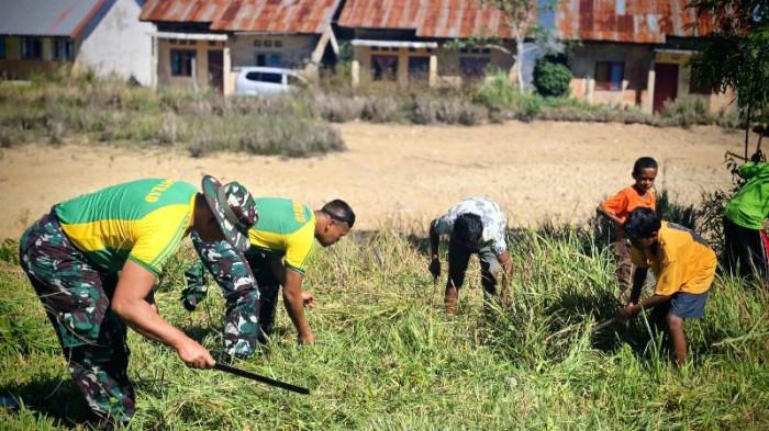 Satgas Pamtas Yonarmed 12 Kostrad Ajak Siswa SMP di wilayah Perbatasan Wujudkan Sekolah Bersih