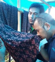 Tim Daihatsu Terios 7 Wonders Kunjungi Kelompok Tenun Kapokale Ndona