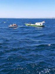 Basarnas Kupang Berhasil Evakuasi Perahu motor Mesin Mati di Perairan Pantai Liman Semau