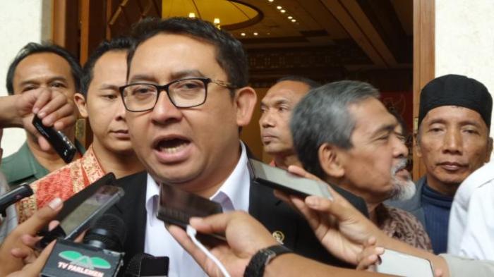 Fadli Zon Puji Cawagub Jabar yang Bentang Kaus 2019 Ganti Presiden dalam Debat dan Berakhir Ricuh