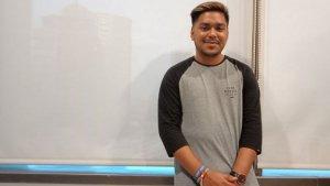 Ahmad-Abdul-saat-ditemui-di-acara-Lazada-Indonesia.jpg