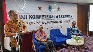 Anggota-Dewan-Pers-Paulus-Tri-Agung-Kristanto-buka-UKW.jpg