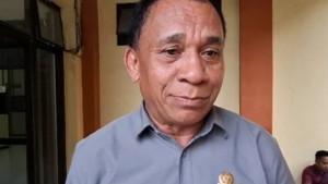 Anggota-Komisi-V-DPRD-NTT-Kasimirus-Kolo-ketika-diwawancarai.jpg