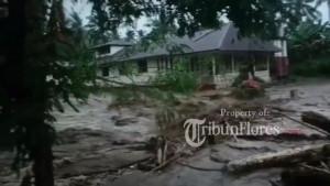 Banjir-Bandang-di-Ende.jpg