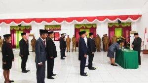 Bupati-Malaka-Simon-Nahak-melantik-pejabat-eselon-II-III-dan-IV.jpg
