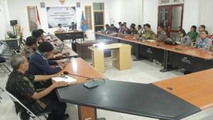 Bupati-Sumba-Timur-Umbu-Lili-Pekuwali-bersama-Asisten-Sekretariat-Daerah.jpg