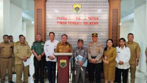 Bupati-TTS-konferensi.jpg
