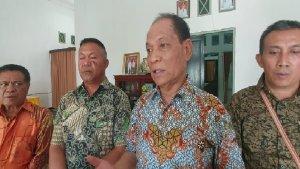 Bupati-TTU-Drs-Juandi-David-didampingi-Wakil-Bupati-Timor-Tengah-Utara-Drs-Eusabius-Binsasi.jpg