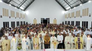 Bupati-Timor-Tengah-Selatan-dan-Uskup-Agung-Kupang-foto-bersama.jpg