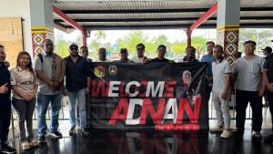 Coach-Adnan-Mahing-tiba-di-Kabupaten-Belu.jpg