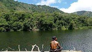 Danau-Tiwu-Sora-di-Kabupaten-Ende.jpg
