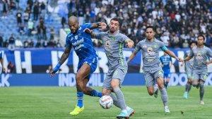 David-da-Silva-head-to-head-dengan-Dusan-Stevanovic.jpg