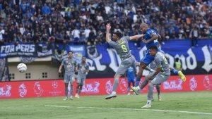 David-da-Silva-membobol-gawang-Persebaya-Surabaya.jpg