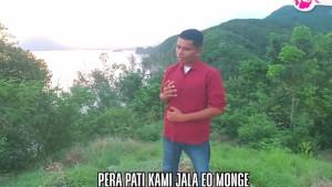 Dede-Fariz-membawakan-lagu-Ende-Lio-Maria-Ine-Dua-Nggae.jpg
