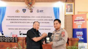 Divhubinter-Polri-dan-AFP-Perkuat-Kerja-Sama-Cegah-Penyelundupan-Manusia.jpg