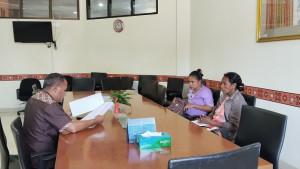 Dua-guru-dari-Kecamatan-Toianas-Marce-Anita-Leo-dan-Blandina-Alle.jpg