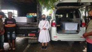 Dua-jenazah-PMI-tiba-di-Kupang.jpg