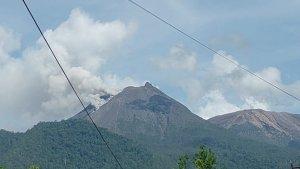 Erupsi-Gunung-Lewotobi-Laki-laki.jpg