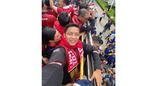 Euforia-pemain-Timnas-Indonesia-U22-bersama-warga-di-Jakarta.jpg