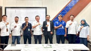 Foto-bersama-Manajemen-PLN-UP3-Flores-Bagian-Timur-bersama-Kepala-Bandara-Frans-Seda-Maumere.jpg