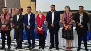 Foto-bersama-peluncuran-Sistem-Informasi-Gempabumi-dan-Peringatan-Dini-Tsunami.jpg