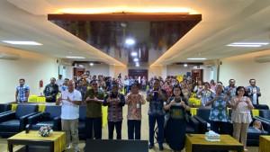 Foto-bersama-peserta-Seminar-Nasional-bertajuk-Persatuan-Indonesia-di-undana.jpg