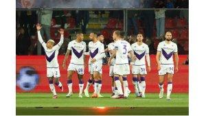Gol-dari-Arthur-Cabral-dan-Nico-Gonzalez-membantu-Fiorentina.jpg