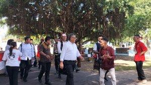 Hasto-Kristiyanto-diwawancarai-wartawan-usai-apel-Hari-Lahir-Pancasila.jpg