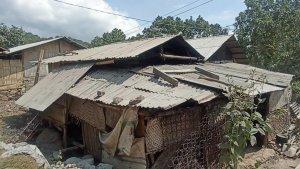 Hujan-abu-disertai-pasir-halus-dari-gunung-Lewotobi-Laki-laki.jpg