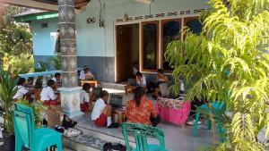 IKUT-ANBK-Siswa-SDK-Riangbaring-sedang-mengikuti-ANBK-di-rumah-gurunya.jpg