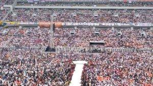 JIS-jadi-lautan-manusia-Anies-Baswedan-kagum.jpg