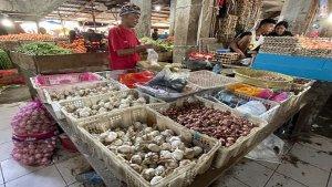 Jelang-Tahun-Baru-2025-Harga-Bawang-di-Pasar-Inpres-Naikoten-Kota-Kupang-Naik.jpg