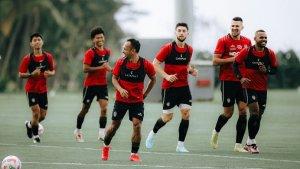 Johnny-Jansen-mulai-memimpin-latihan-perdana-buat-skuad-Bali-United.jpg