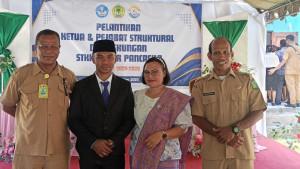 Jonathan-Seran-Suri-berpose-bersama-dengan-Ketua-STKIP.jpg