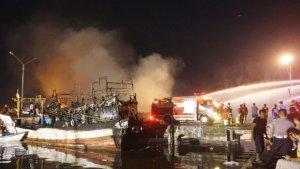 KAPAL-TERBAKAR-DI-CILACAP-JAWA-TENGAH_01.jpg