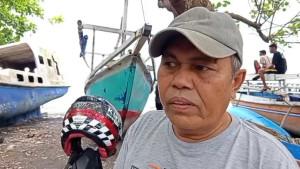 KELUARGA-Idris-Muhammad-salah-satu-kerabat-dekat-korban-saat-diwawancarai.jpg