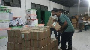 KPU-Sikka-menerima-logistik-pemilu-berupa-surat-suara-Gubernur.jpg