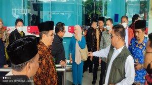 Kakanwil-Kemenag-NTT-Reginaldus-Saverinus-Sely-Serang-menjemput-Tim-Komisi-VIII-DPR-RI.jpg