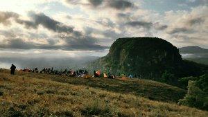 Kawasan-Fatucopa-di-Kabupaten-Timor-Tengah-Selatan-yang-jadi-spot-indah-untuk-wisata-camping.jpg