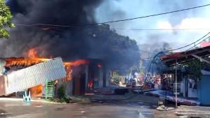 Kebakaran-kembali-terjadi-di-salah-satu-rumah-sekaligus-tempat-usaha-di-Maumere.jpg