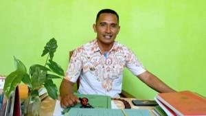 Kepala-Desa-Mata-Air-Elia-Luluporo.jpg