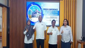 Kepala-Kantor-KPPN-Tipe-A2-Ruteng-Akhmad-Zainuddin-bersama-staf.jpg